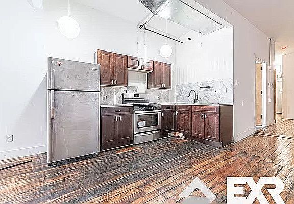 5th image of 1109 De Kalb Ave #2F