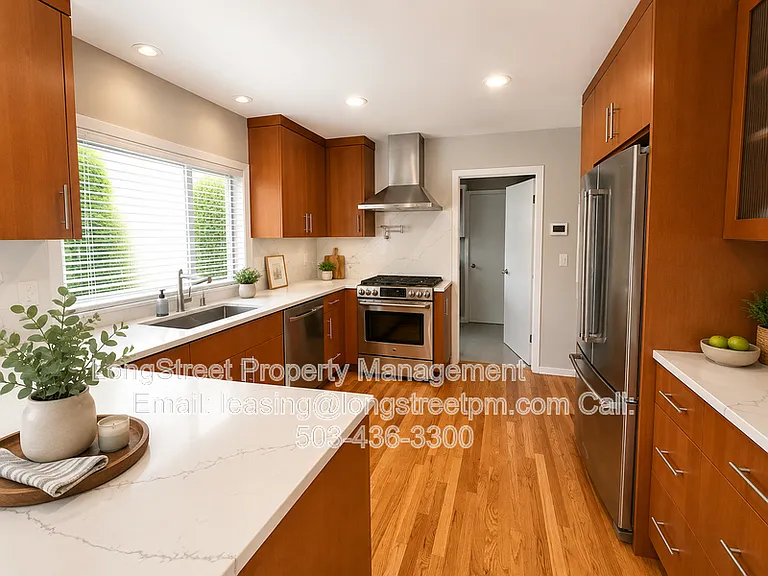 1243 SW Texas St — Photo 2
