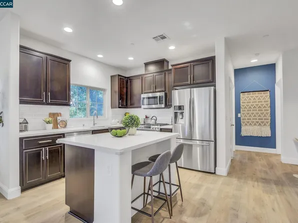 1252 Detroit Ave #1, Concord, CA 94520