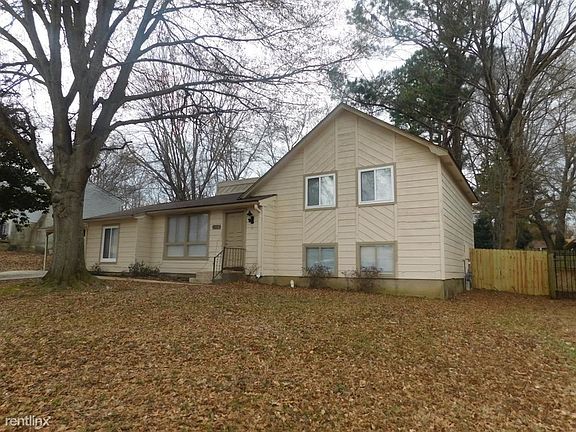 3rd image of 2773 Baywood Dr