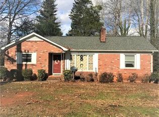 106 8th St NW, Conover, NC 28613