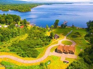 105 Paradise Mnr, Mayfield, NY 12117