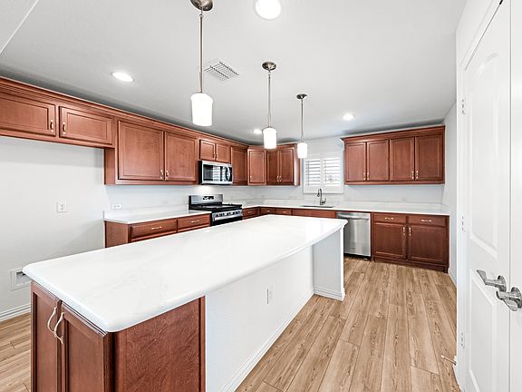 4th image of 101 Long Pines Dr