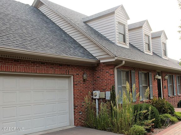 2nd image of 3118 Williamsburg Way