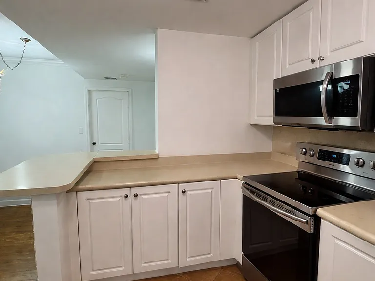 1627 SW 37th Ave #403 — Photo 8