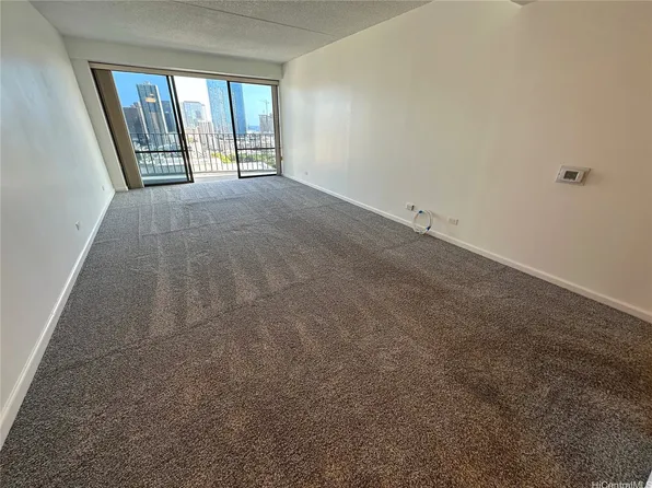 700 Richards St APT 1708, Honolulu, HI 96813