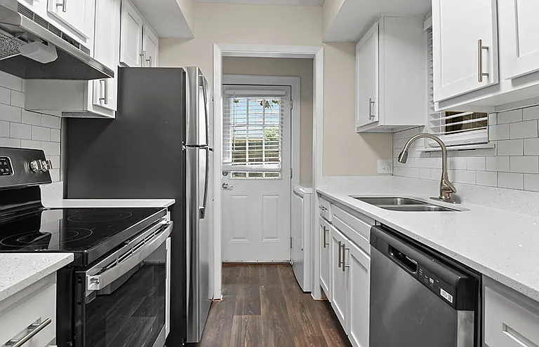 The Gallery Apartment Homes — Photo 1