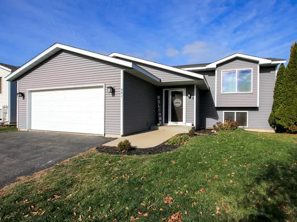 961 Carolina Pkwy NW, Hutchinson, MN 55350