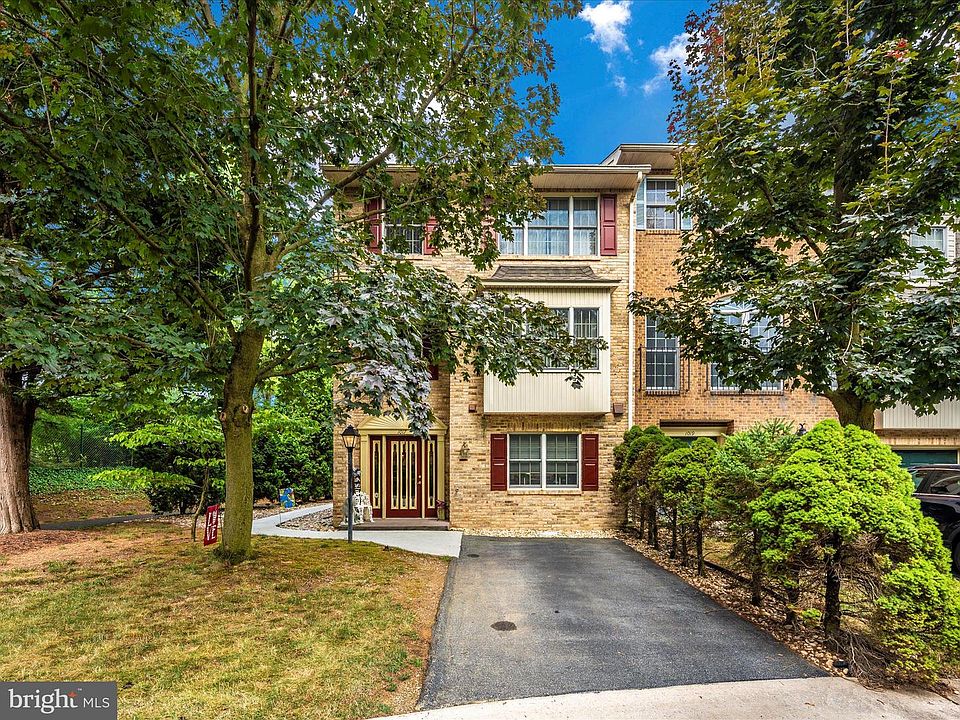 1st image of 1017 Lindsay Ln