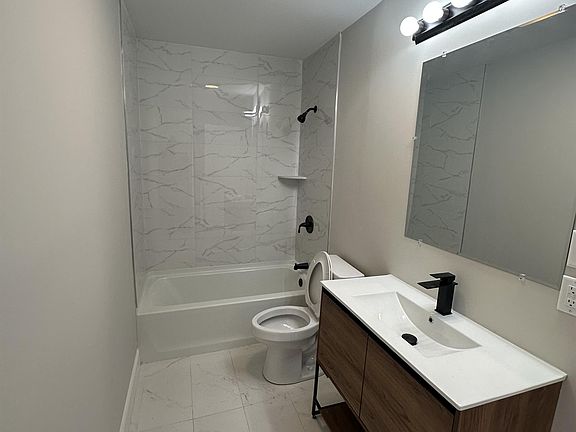 5th image of 1401 Green St APT 1