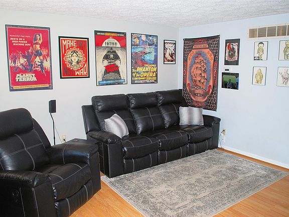 3rd image of 4333 Cobblewood Ct