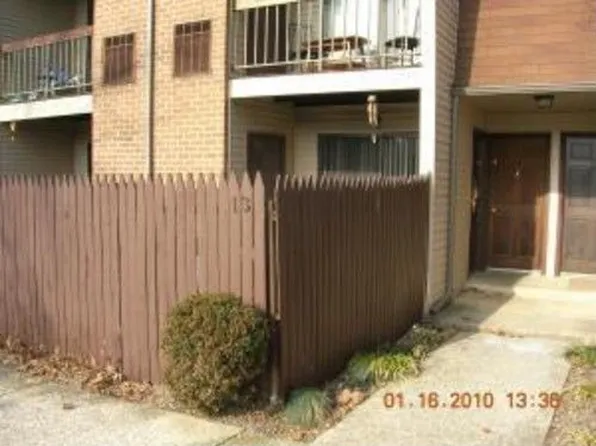 13 Lancaster Est, Mount Joy, PA 17552