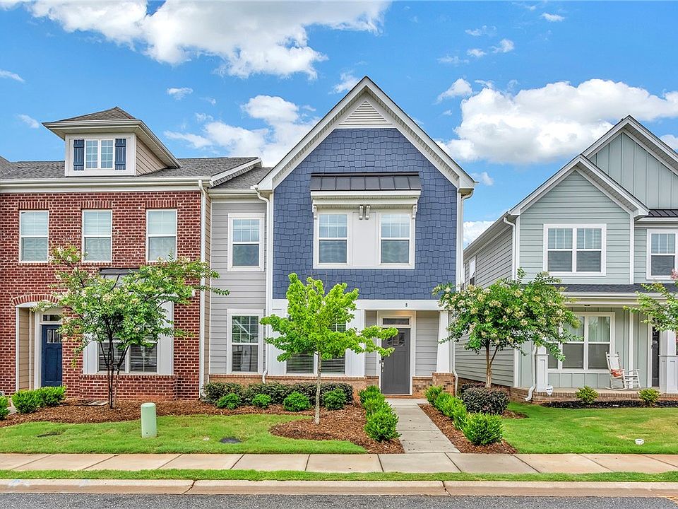 1st image of 8 Leander Dr