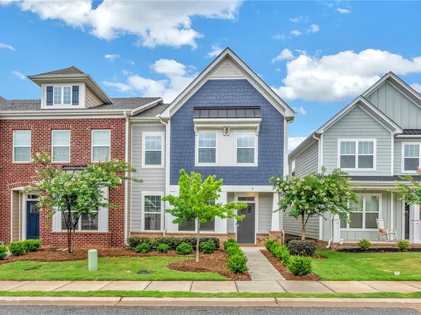8 Leander Dr, Greer, SC 29651