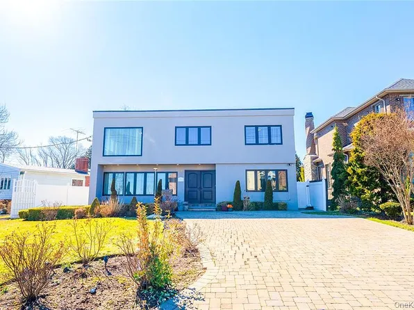 14962 Powells Cove Blvd, Whitestone, NY 11357