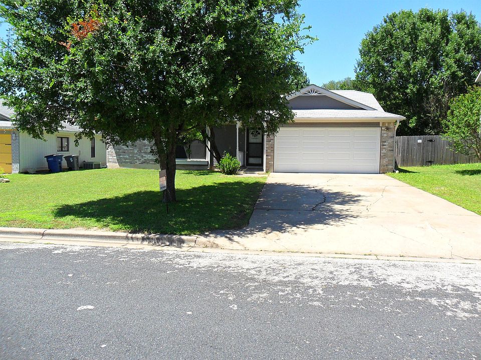 1st image of 1104 Larkins Ln