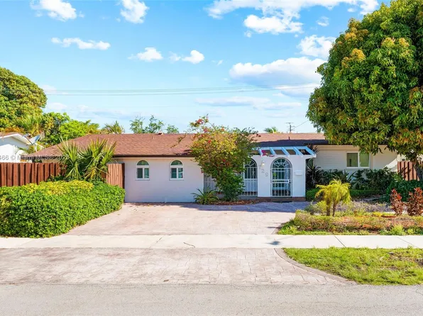 729 W 50th Pl, Hialeah, FL 33012