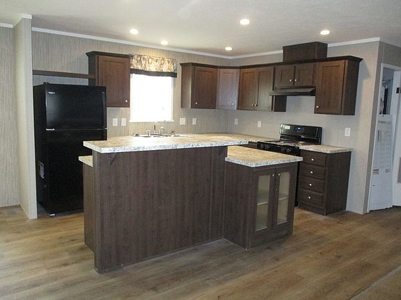 2nd image of 9910 Geraldine St #1