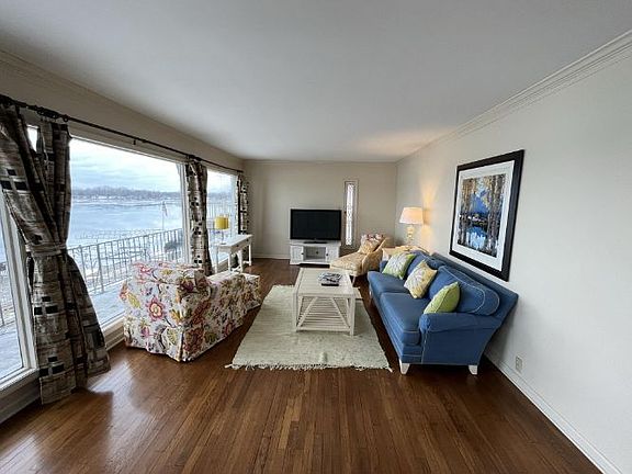 4th image of 23476 S Shore Dr