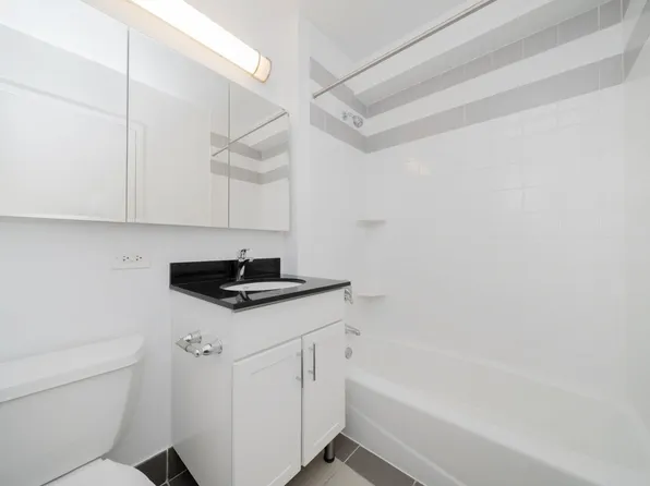 140 Riverside Boulevard image 17 of 17