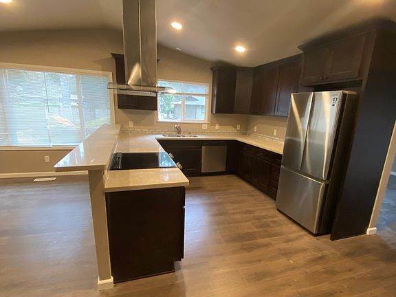 2nd image of 4011 Macadam Ct SE