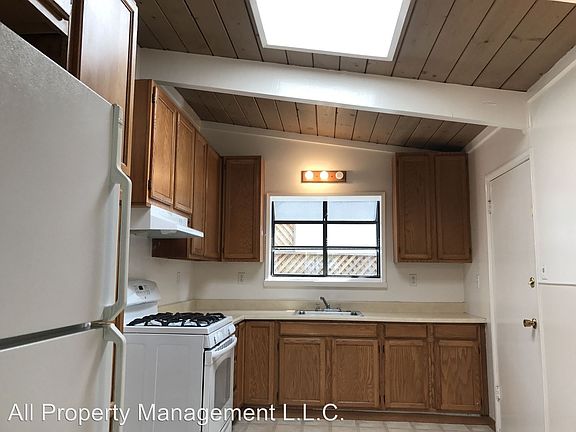 5th image of 229 Hillside Dr
