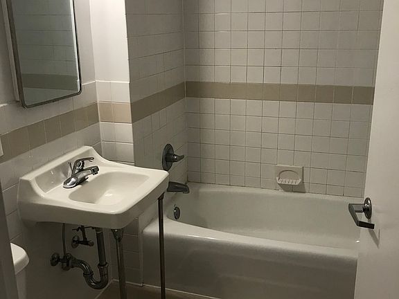 5th image of 132 W 112th St APT 2E