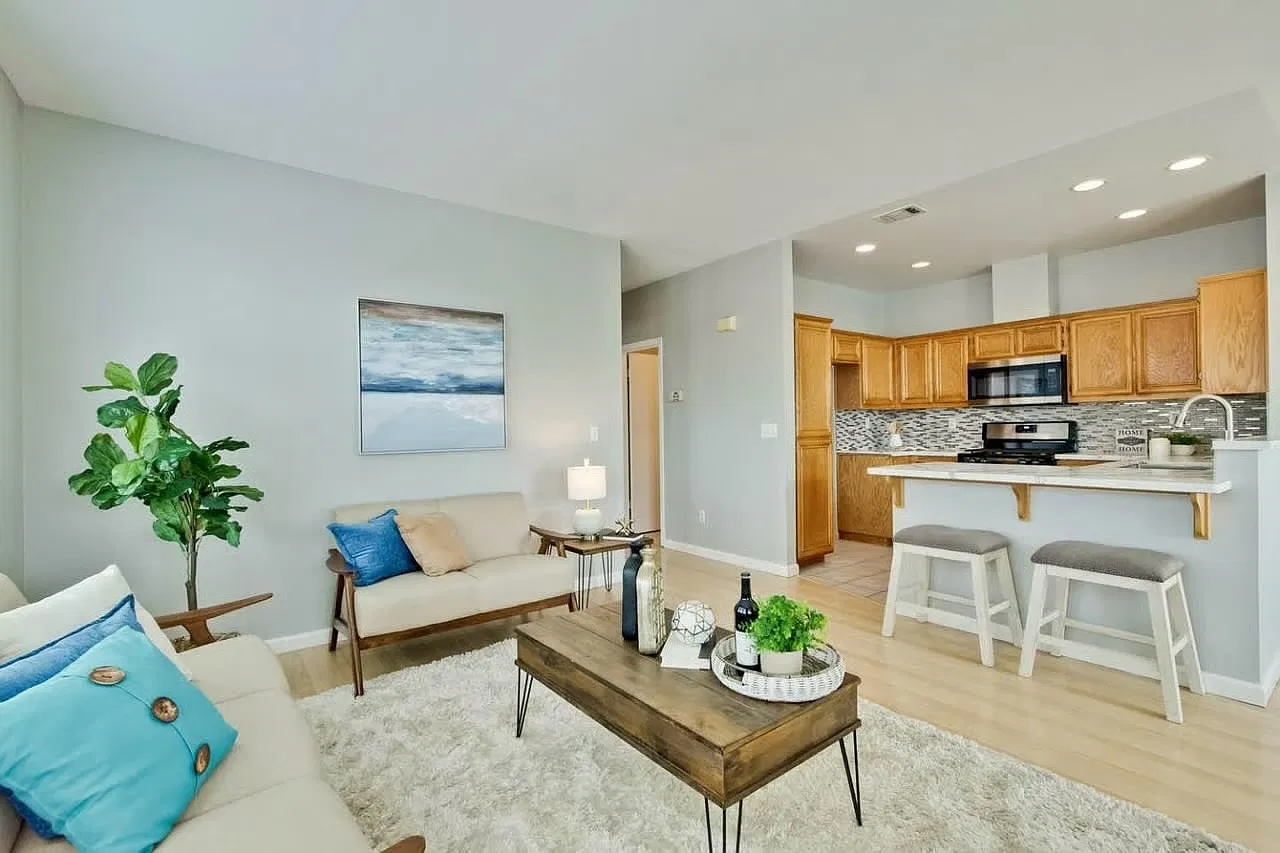 2 bed, 1164 sqft, $3,800 — Photo 2