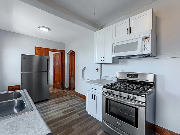 2551 N Lockwood Ave #B3 — Photo 11