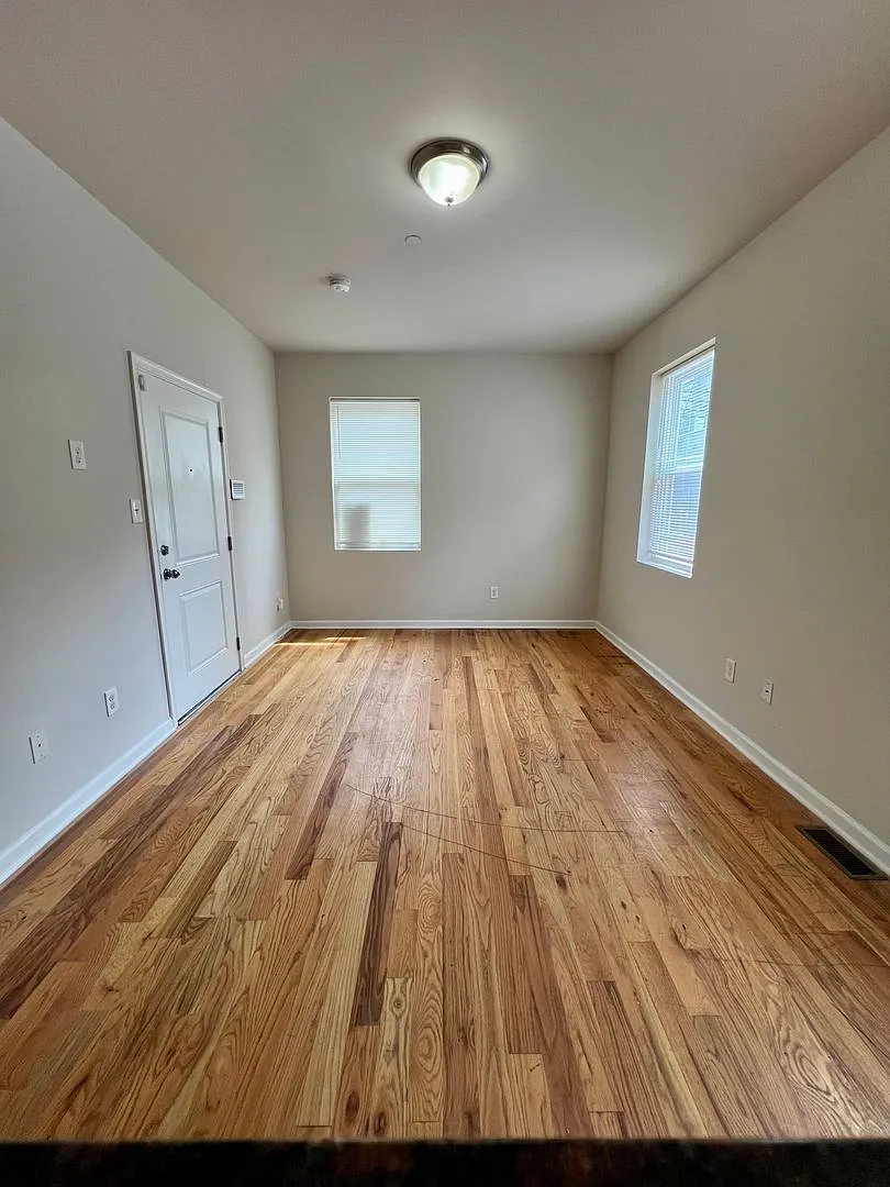 17th St N 2106 — Photo 2