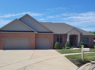 1805 W Road Dr, Springfield, IL 62711