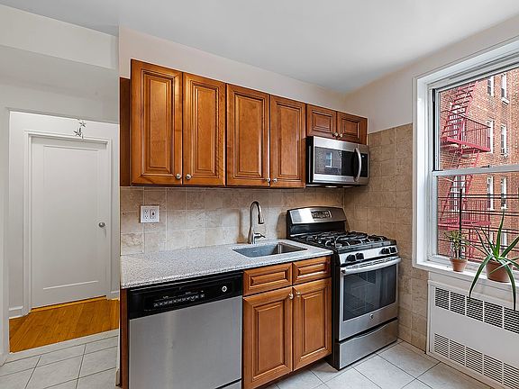 5th image of 65-65 Wetherole St #3L