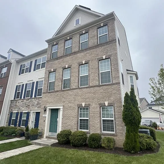 2101 Saint Josephs Dr — Photo 1