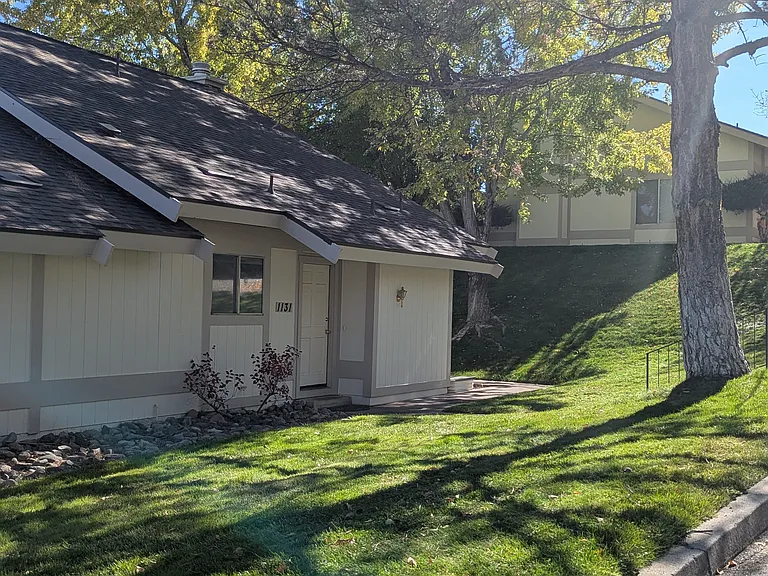 1131 Wagon Wheel Cir — Photo 1