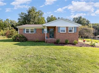 303 Linville Springs Rd, Kernersville, NC 27284