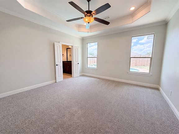 4th image of 400 Blue Star Ct