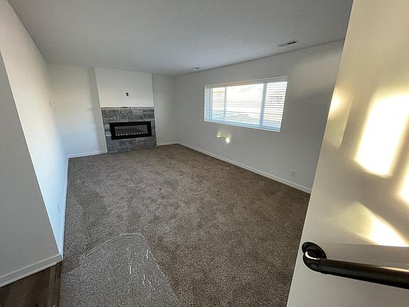 3rd image of 7121 N 167th Ave