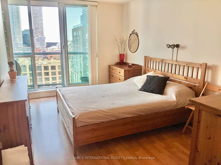 109 Front St E #1110 — Photo 12