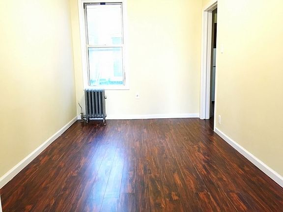 4th image of 2522 30th Ave APT 2F
