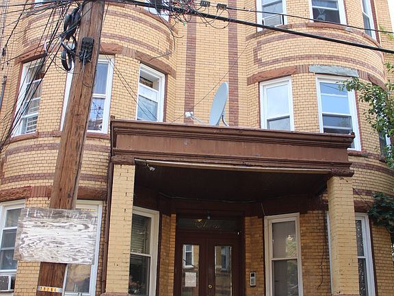 4th image of 7 East St APT 4