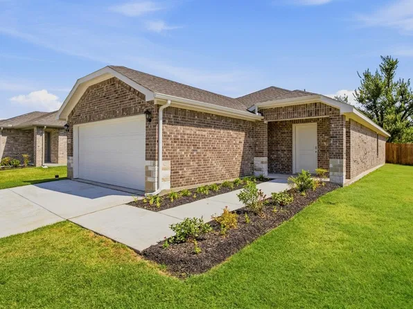 1903 Glory Dr, Bonham, TX 75418