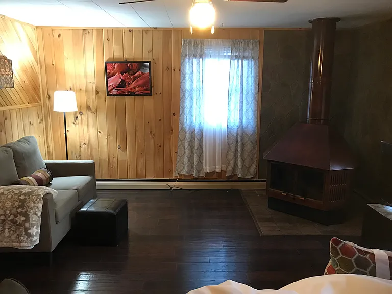 255 Bates St — Photo 17