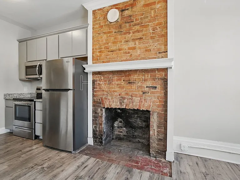107 W Elder St #C — Photo 15