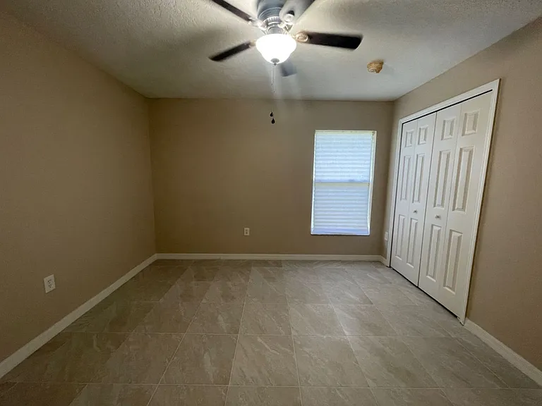 568 Finch Ct — Photo 11