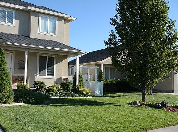 2nd image of 365 W Lakeview Dr
