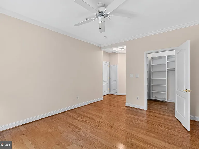 2111 Ganton Grn #208E — Photo 18