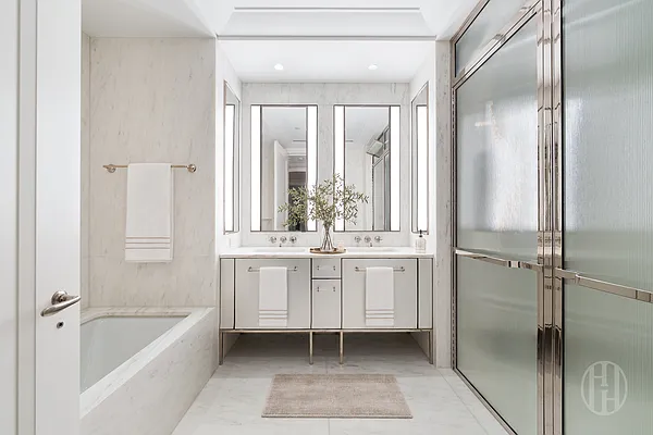 Bathroom, photo 2