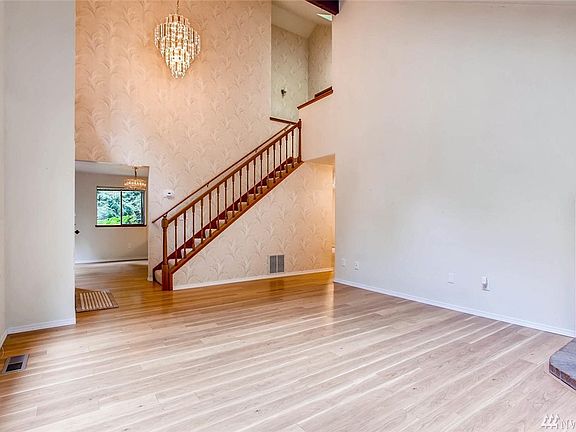 5th image of 30990 E Lake Morton Dr SE