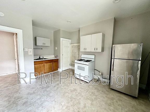 5th image of 5434 Baywood St Floor 2