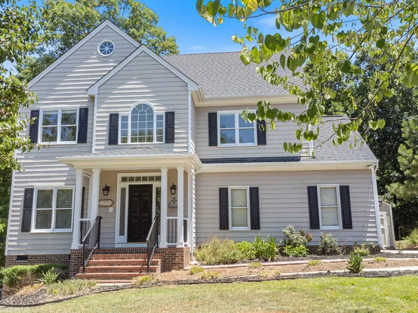 912 Bonhurst Dr, Holly Springs, NC 27540